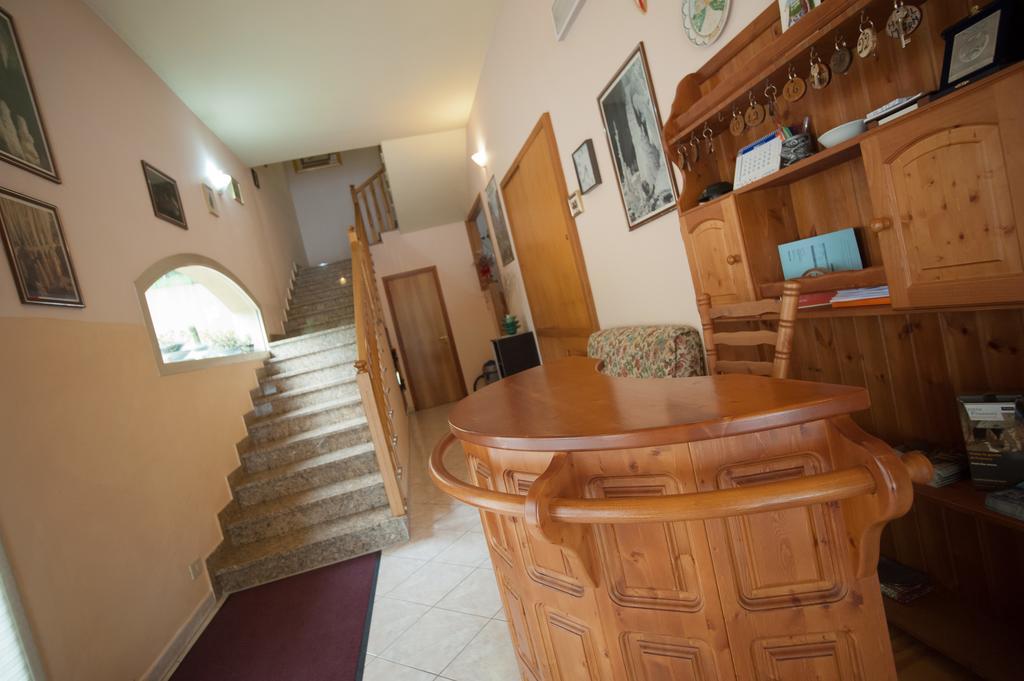 Albergo Magrini Della Genga جينجا المظهر الخارجي الصورة