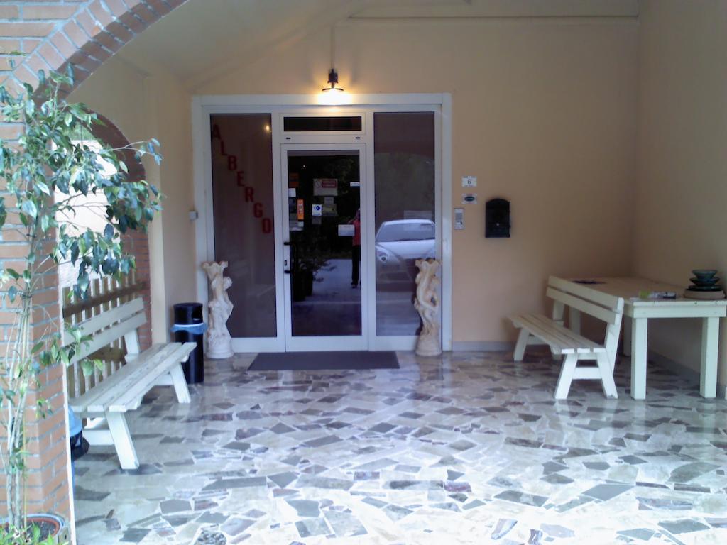 Albergo Magrini Della Genga جينجا المظهر الخارجي الصورة